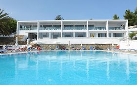 Ellia Hotel  4*